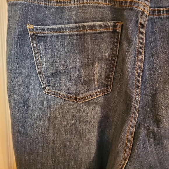 Lane Bryant Distressed Boyfriend Jeans Size 18 (missing button, a… - Picture 7 of 9